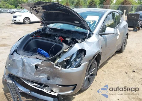 2025 Tesla Model Y Long Range Dual Motor All-Wheel Drive from USA, damaged, VIN 7SAYGDEE9SA359782